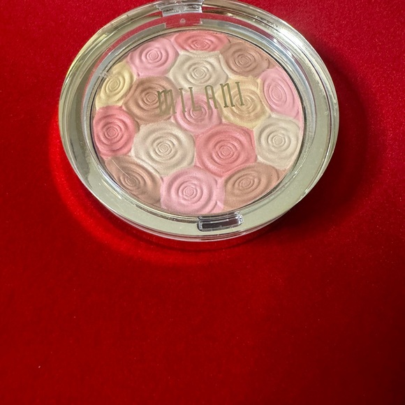 Milani Face powder Beauty Touch 03 brand new - Picture 4 of 5